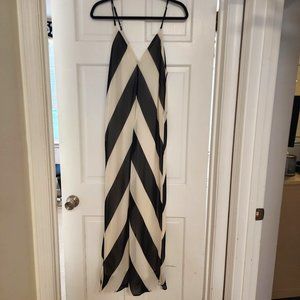 The Black & White CJR Target dress you've been looking for! NWT